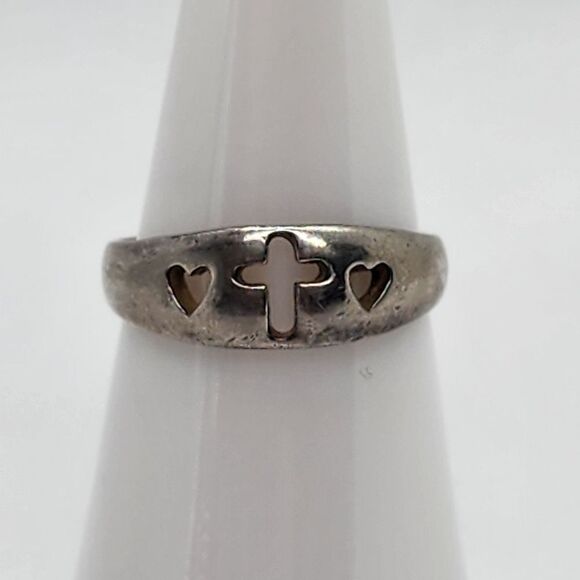 Sterling Silver Cross & Hearts Cutout Ring (5.75) - Picture 1 of 6